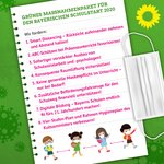 Das Bild zeigt eine Liste mit den zehn wichtigsten Punkten aus dem grünen Maßnahmenpaket zum Schulstart 2020 auf grünem Hintergrund mit grünem Logo.