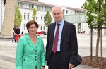 MdL Rosi Steinberger zusammen mit dem Präsidenten der Hochschule Landshut, Prof. Dr. Karl Stoffel