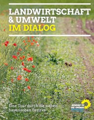 Das Foto zeigt das Deckblatt der Broschüre "Landwritschaft und Umwelt und Dialog". Das Foto, auf dem der Titel steht, zeigt ein Feld, an dessen Rand Mohnblumen blühen.